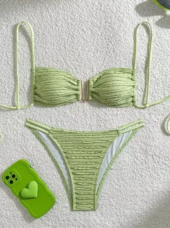Maillot de bain bikini rayé à col en U et découpe à la taille pour l'été 2026
