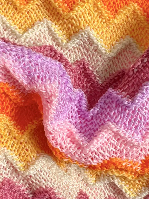 Maillot de bain bikini triangle à nouer sur le côté en maille ondulée dégradée pastel avec anneau en O.
