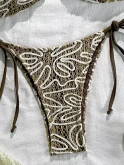 Maillot de bain deux pièces bikini vintage en dentelle ondulée à bretelles et liens sur les côtés