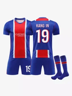 Maillot domicile du PSG pour la saison 26/27 du Championnat de France Doué 14 et Dembélé 10. Ensemble 3 pièces manches courtes pour adultes et enfants.