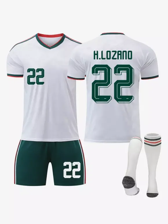 Maillot extérieur 3 pièces de l'équipe nationale de football du Mexique année 2026 pour adultes et enfants : Raul (n° 11) et Jimenez (n° 22).