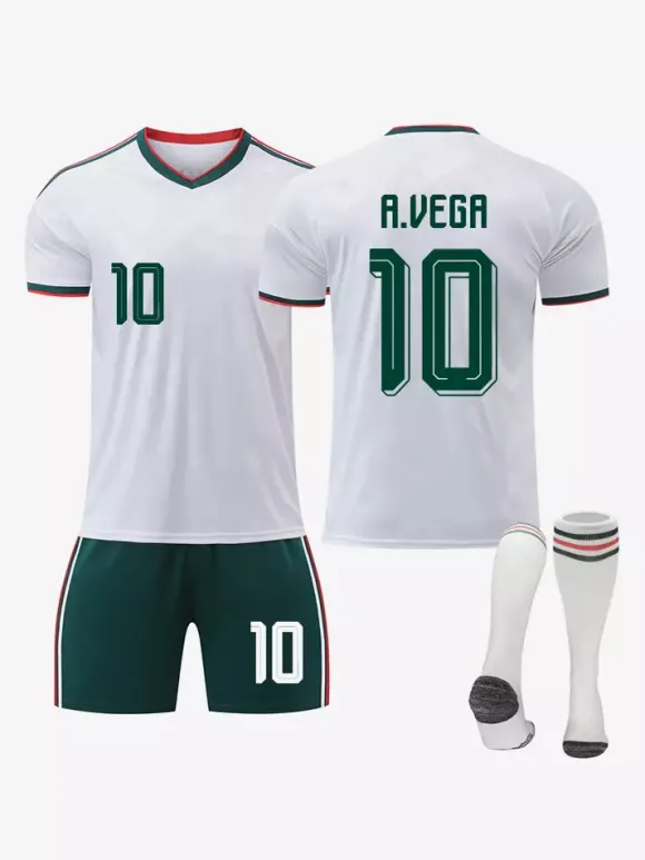 Maillot extérieur 3 pièces de l'équipe nationale de football du Mexique année 2026 pour adultes et enfants : Raul (n° 11) et Jimenez (n° 22).
