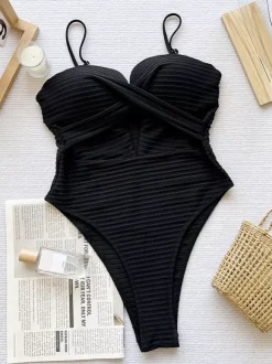 Maillots de bain une pièce pour femmes jaunes à bretelles découpées et décolleté croisé parfaits pour la plage et l'été