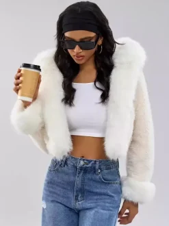 Manteau à capuche en fausse fourrure en blanc Veste courte d'hiver écologique pour femme 2026