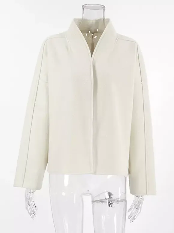 Manteau court femme à col montant - Veste crème coupe oversize - Tenues décontractées et minimalistes pour le printemps 2026