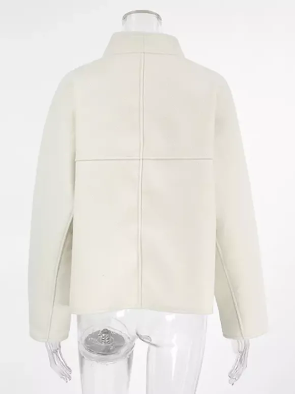 Manteau court femme à col montant - Veste crème coupe oversize - Tenues décontractées et minimalistes pour le printemps 2026