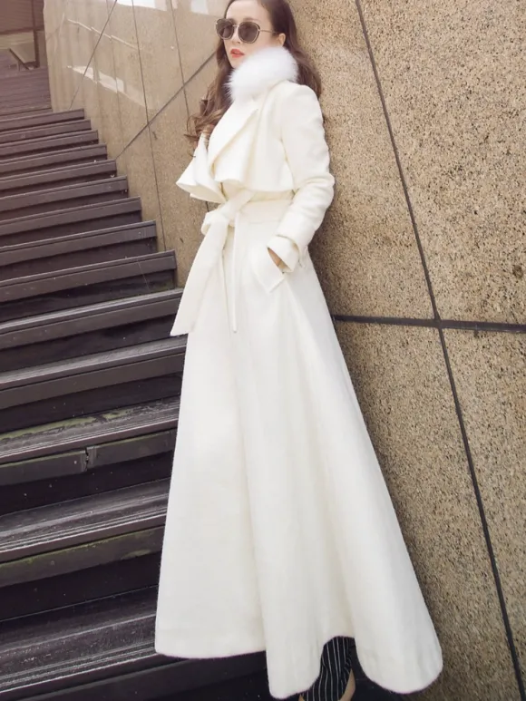 Manteau en laine évasé sur toute la longueur avec col en fausse fourrure blanche revers classique ceinture slim ligne A manteau d'hiver maxi 2026