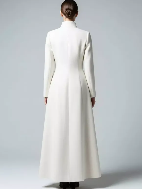 Manteau long en laine blanche à col montant et coupe trapèze pour femme 2026