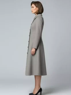 Manteau mi-long en laine coupe trapèze col chemise collection femme 2026