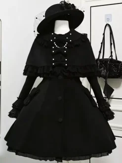 Manteau Sweet Lolita à n艙uds noirs manches longues style automne-hiver avec cape