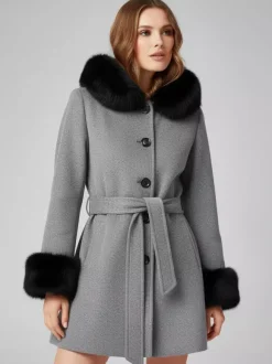 Manteau à capuche ceinturé en laine mélangée avec poignets en fausse fourrure noire pour femme 2026