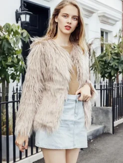 Manteau en fausse fourrure pour femme court et écologique collection hiver 2026