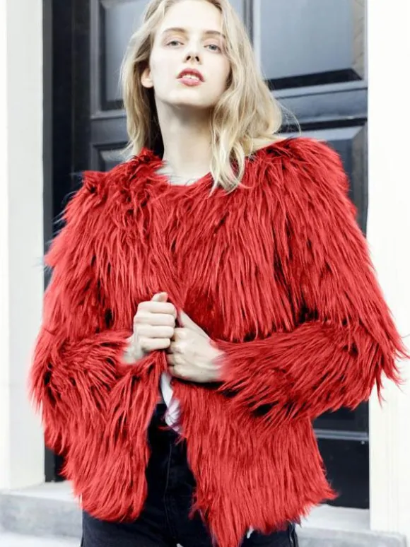 Manteau en fausse fourrure pour femme court et écologique collection hiver 2026