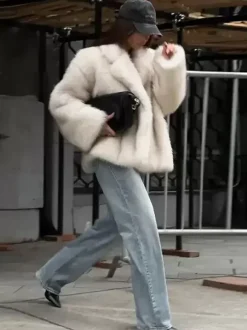 Manteaux en fausse fourrure Veste d'hiver blanche surdimensionnée à revers crantés pour femmes 2026