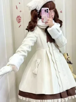 Manteaux Sweet Lolita n艙uds roses pompons manteau en polyester vêtements d'extérieur Lolita d'hiver