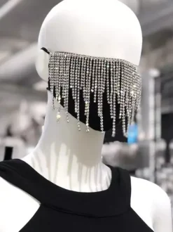 Masque en denim décoratif à pompon et strass