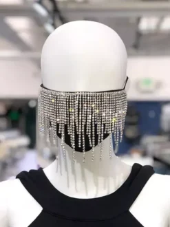 Masque en denim décoratif à pompon et strass