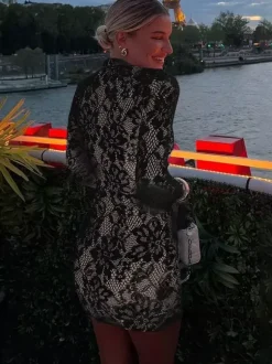 Mini robe en dentelle avec découpes à manches longues et col haut robe moulante sexy pour femme 2026