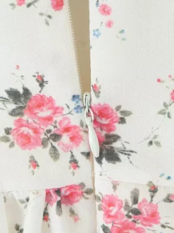 Mini-robe fleurie à épaules dénudées et n艙ud pour l'été 2026
