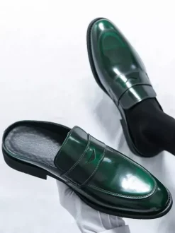 Mocassins à enfiler pour hommes chaussures en cuir respirantes style mocassins à la mode chaussures décontractées pour fêtes et activités en plein air
