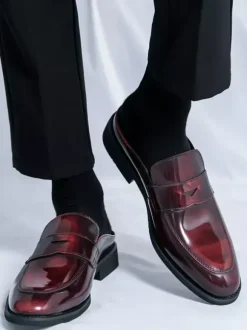 Mocassins à enfiler pour hommes chaussures en cuir respirantes style mocassins à la mode chaussures décontractées pour fêtes et activités en plein air