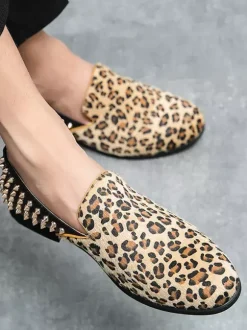 Mocassins homme léopard en daim à bout rond et rivets