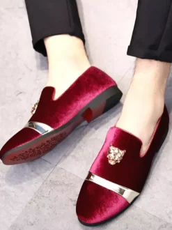 Mocassins à enfiler pour hommes chaussures en daim avec décoration en métal et velours