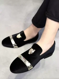 Mocassins à enfiler pour hommes chaussures en daim avec décoration en métal et velours