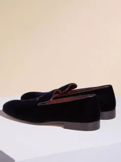 Mocassins à enfiler pour hommes chaussures en daim noir à bout rond motif brodé pour robe de soirée de mariage