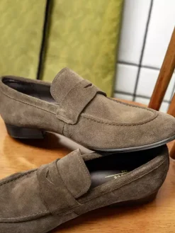 Mocassins à enfiler pour hommes en daim et cuir bout rond style penny décontracté