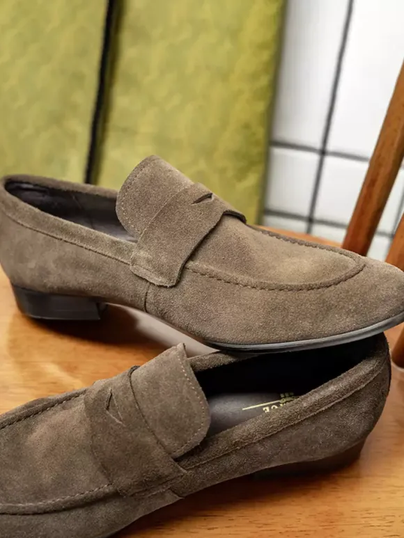 Mocassins à enfiler pour hommes en daim et cuir bout rond style penny décontracté