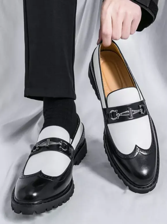 Mocassins à mors pour homme couleur contrastée noir et blanc à enfiler et à bout golf