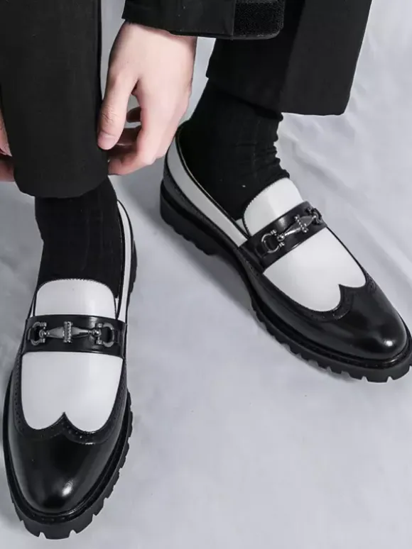 Mocassins à mors pour homme couleur contrastée noir et blanc à enfiler et à bout golf