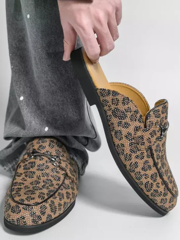 Mocassins mules pour hommes imprimé léopard bout rond détails métalliques sans talon