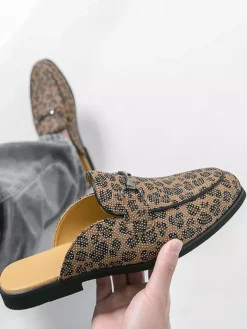 Mocassins mules pour hommes imprimé léopard bout rond détails métalliques sans talon