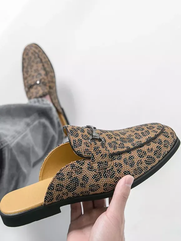 Mocassins mules pour hommes imprimé léopard bout rond détails métalliques sans talon