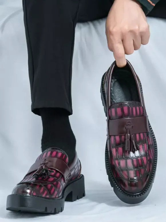 Mocassins pour hommes à bout rond motif pierre ornés de pompons