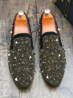 Mocassins à rivets dorés pour homme chaussures habillées en daim et cuir à enfiler formelles et décontractées pour soirées de mariage