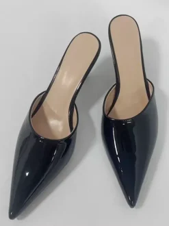 Mules à talons hauts Escarpins noirs à bout pointu et à talons aiguilles