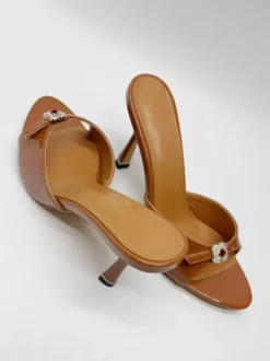 Mules à talons hauts marron à bout ouvert et sandales à talons hauts dos nu avec strass