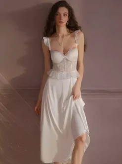 Nuisette longue de mariée en dentelle abricot dos nu bretelles à volants tulle chic satin style corset