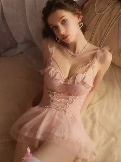 Nuisette sexy en dentelle rose dos nu et tulle style babydoll.