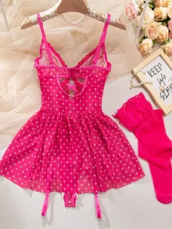 Nuisette à pois en dentelle rose contrastée avec bas cuissardes