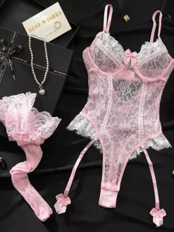 Nuisette sexy bicolore en dentelle rose dos nu avec bas assortis