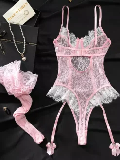 Nuisette sexy bicolore en dentelle rose dos nu avec bas assortis