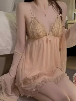 Nuisette sexy en dentelle verte dos nu et tulle style babydoll pour femme.