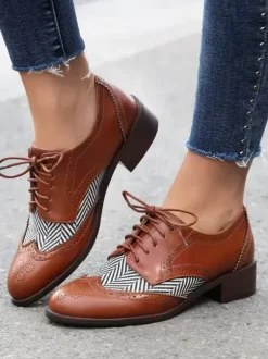 Oxfords en cuir PU à bout rond et talon chiot pour femmes chaussures vintage à lacet
