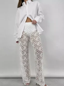 Pantalon en dentelle blanche taille naturelle coupe droite