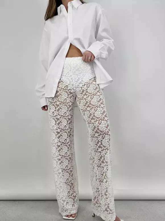 Pantalon en dentelle blanche taille naturelle coupe droite
