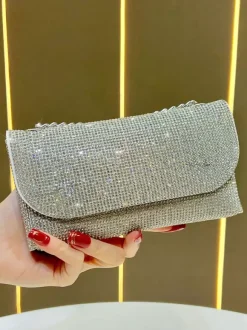 Pochette enveloppe à strass chevron bandoulière chaîne amovible sac à main scintillant pour soirée mariage ou fête.